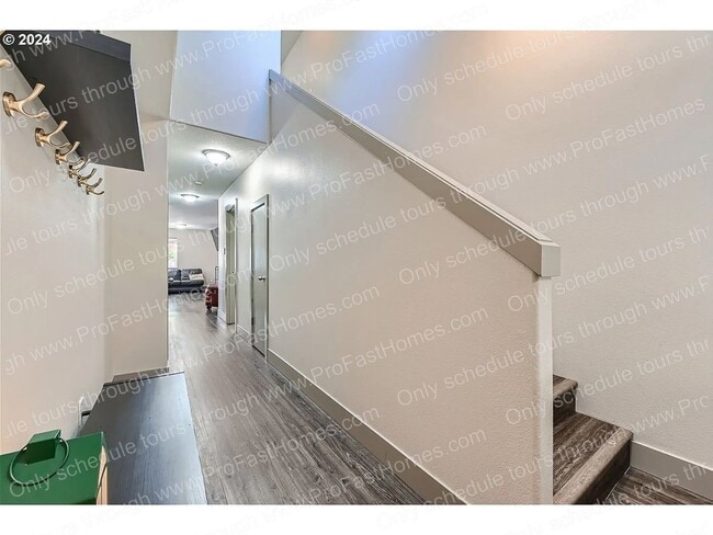Photo - 543 NE 2nd Ave