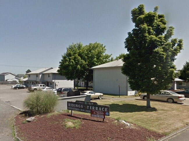Building Photo - 511 Ridings Ave Unit #511