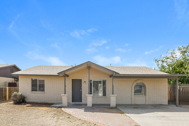 Building Photo - 5233 W Cypress St Rental