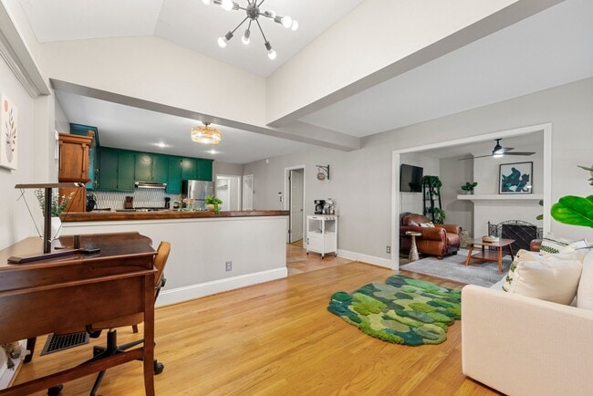 Photo - 315 W Benson St
