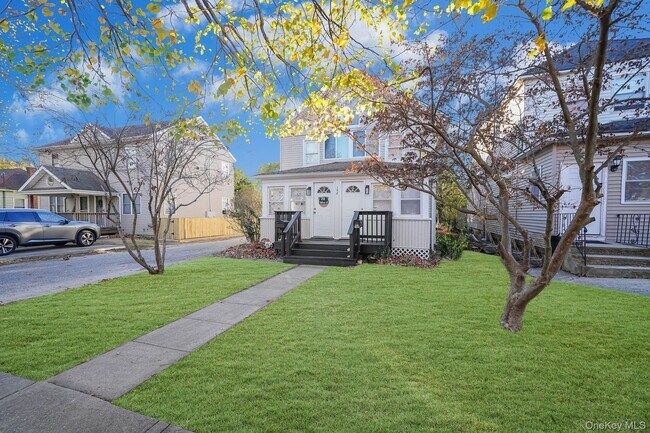 Photo - 158 Oldfield Ave
