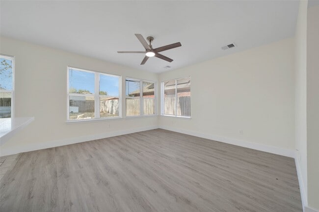 Photo - 5303 Bay Pines Dr