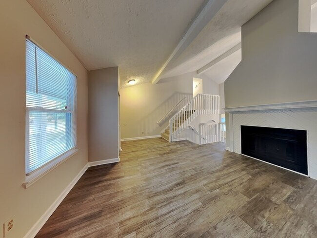 Photo - 6305 Beaver Creek Trail