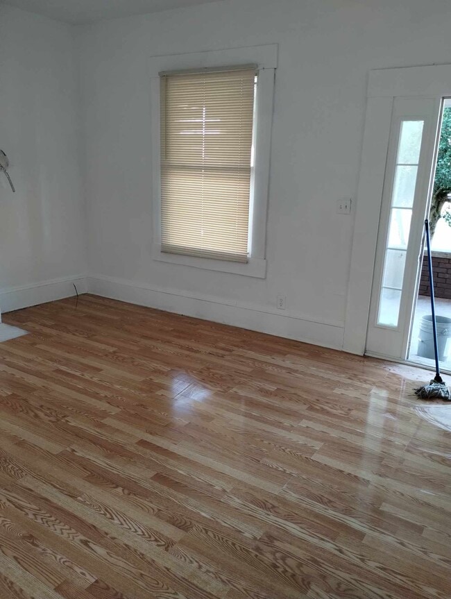 Building Photo - 1527 Jackson St Unit A