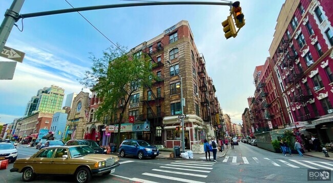 Building Photo - 369 Broome St Unit 3 Rental