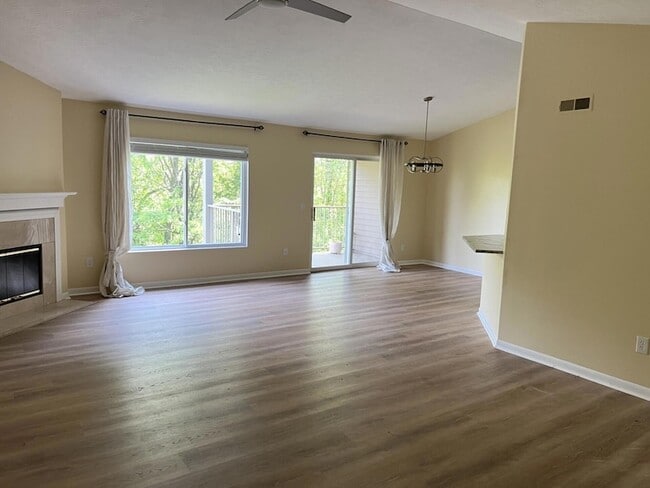 Photo - 1468 Taramore Dr Unit 302