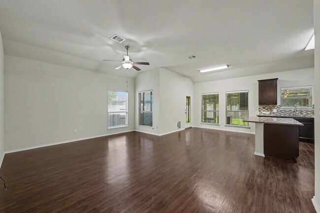Photo - 1061 Shadow Bend Ct
