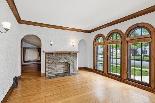 Photo - 3307 S Springfield Ave