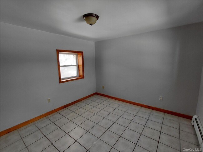 2095 Ulster Ave Unit 9