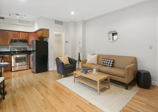 Photo - 1321 Fairmont St NW