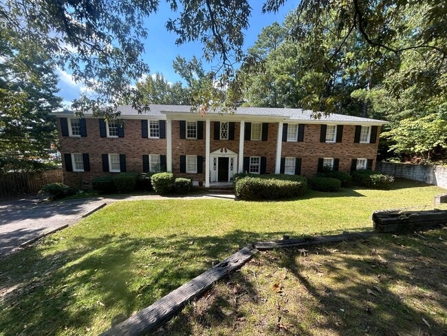 Building Photo - 715 Montague Rd