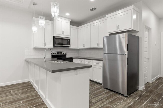 29 West Dr Unit 3