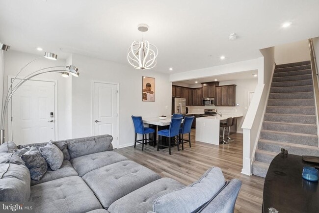 Photo - 10501 John Glenn St