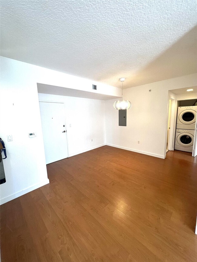 Photo - 601 NE 23rd St Unit 904