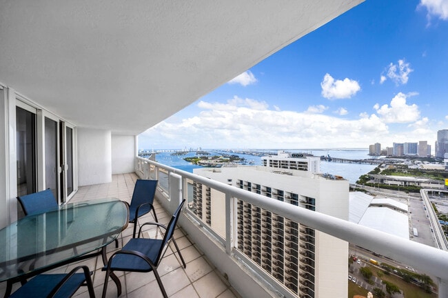 Photo - 1717 N Bayshore Dr Unidad ID1054117P