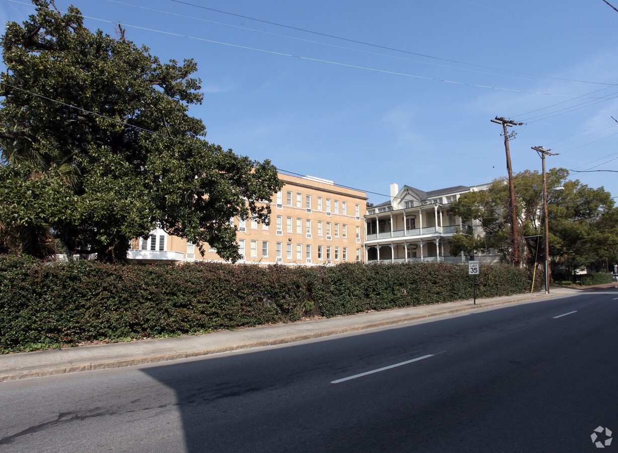 Photo - Telfair Arms Apartments