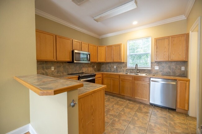 Photo - 4 bedroom Townhome Near LSU in a Gated Community