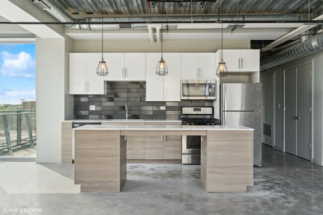 Photo - 1255 N Milwaukee Ave Unit 701