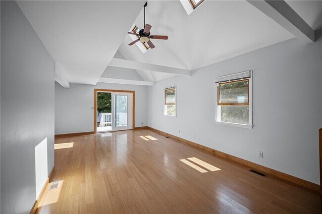 Photo - 98 Hobson Ave