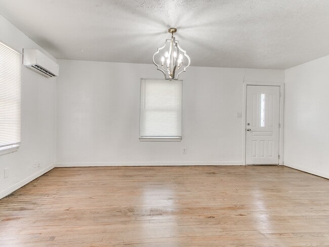 1321 Bellevidere Dr