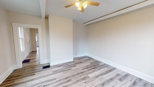 Photo - 281 Walnut St