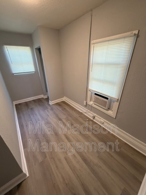 Photo - 1511 Richards St