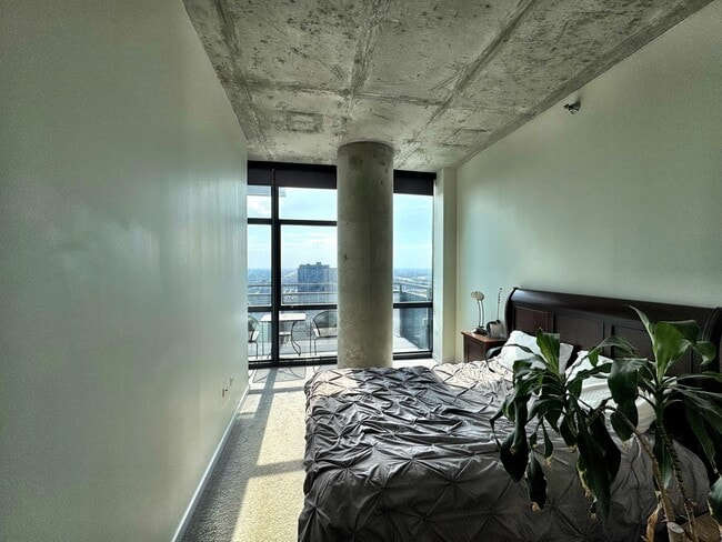 Photo - 235 W Van Buren St Unidad 4207