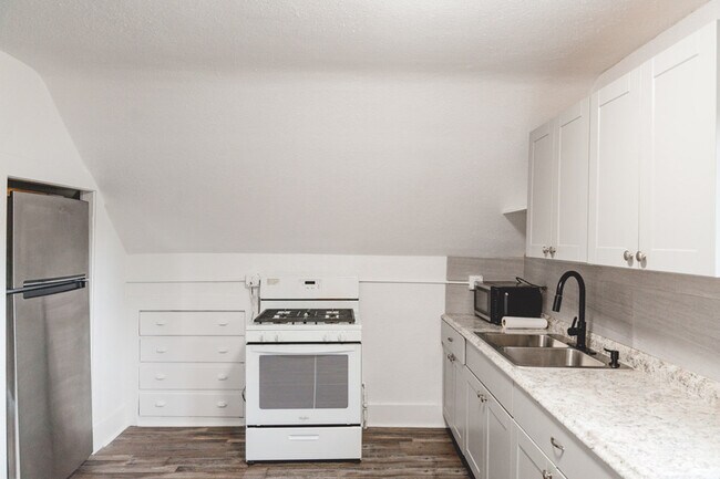 Photo - 2440 E Willamette Ave