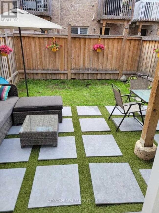 Photo - 22 Rockbrook Trail