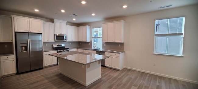 Photo - Solar - Belle Maison @ Campus Oaks -2031sq...