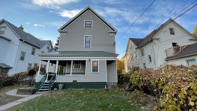 Building Photo - 1522 Fremont Ave N Unit 1522 Fremont Ave. N Rental