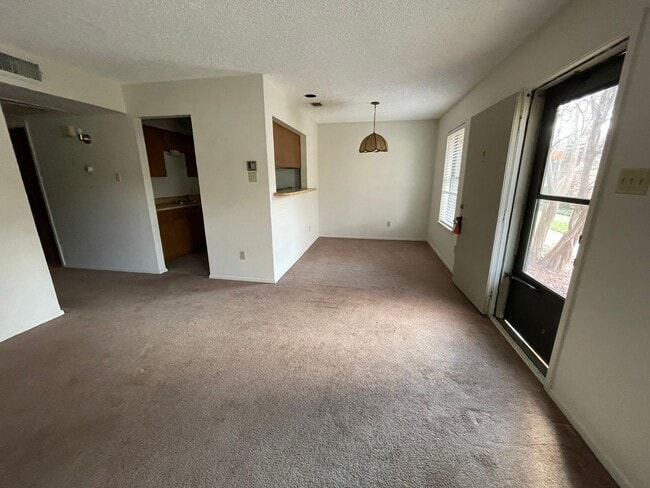 Photo - Sunset Heights, Near I-30 and Hulen Street 76107 Unidad A