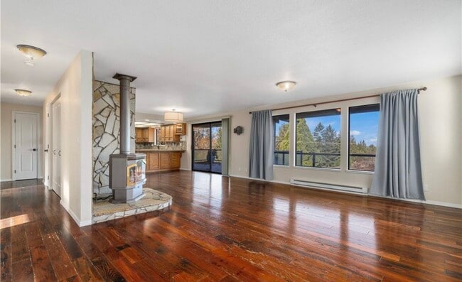 Photo - 9721 Glacis Dr NE Unit Main Upstairs