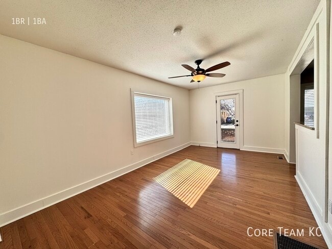 Photo - 4328 Roanoke Pkwy Unidad 206