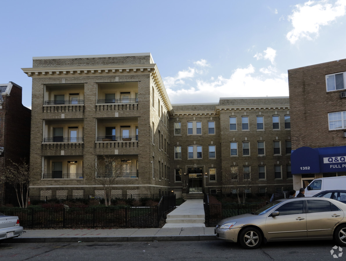 Park Road Courts - Park Road Courts Apartments