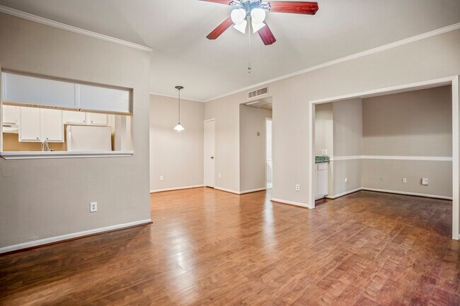 Photo - 2001 Bering Dr Unit 7B