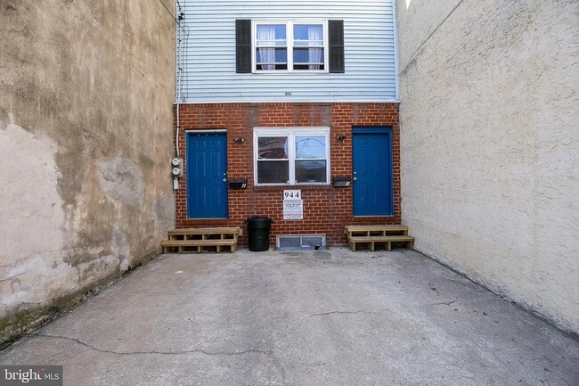 Building Photo - 944 New Market St Unit 2