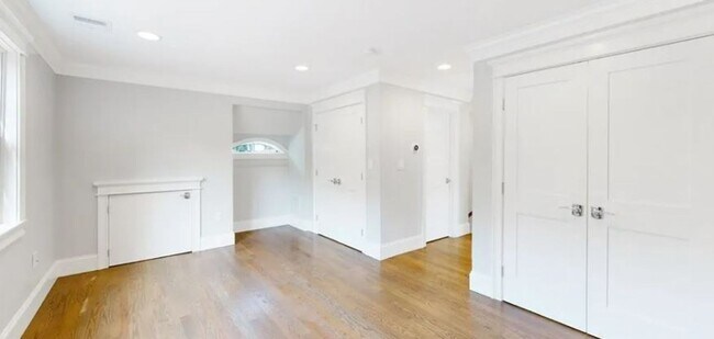 Photo - Charming 4 Bedroom-No Broker Fee
