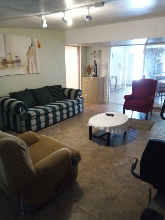 Photo - 4910 NE 18th Ave