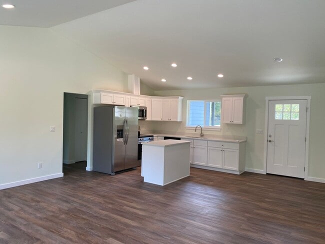 Photo - 3bd 2.5ba Home in Belfair on 2.5 Acres