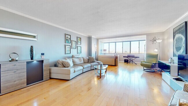 Building Photo - 8 Whittier Pl Rental