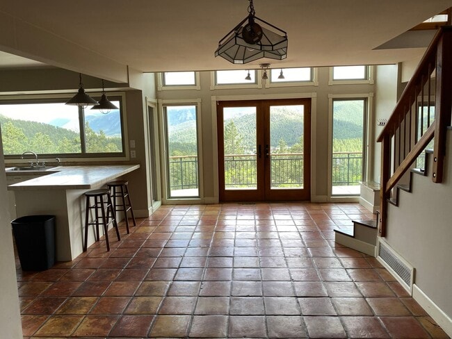 Photo - Mountain Views!