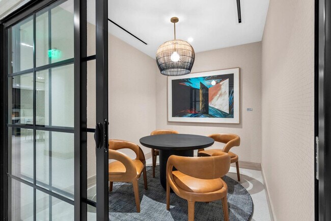 Photo - 225 N Miami Ave Unidad FL27-ID1429748P