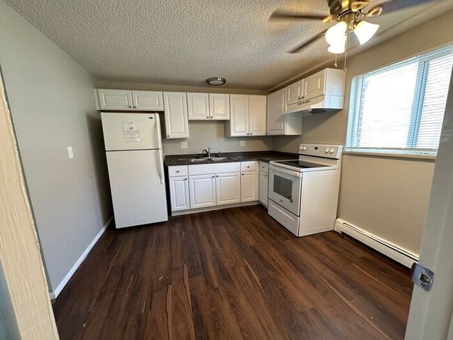 Photo - Cozy 2-Bedroom Rental – Perfect for Comfort & Convenience!