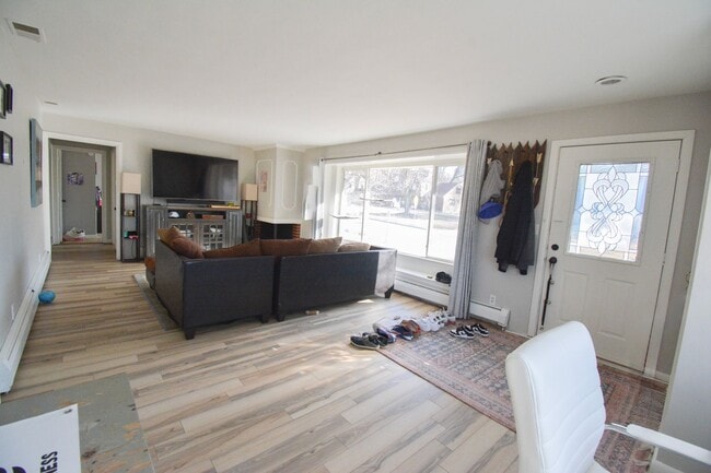 Photo - Charming 3-Bed, 1-Bath Home for Rent Near St Marys Hospital!