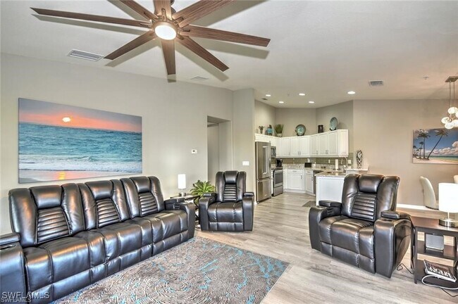 Photo - 10060 Lake Cove Dr Unidad 301