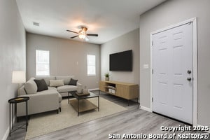 Photo - 2910 S Laredo St