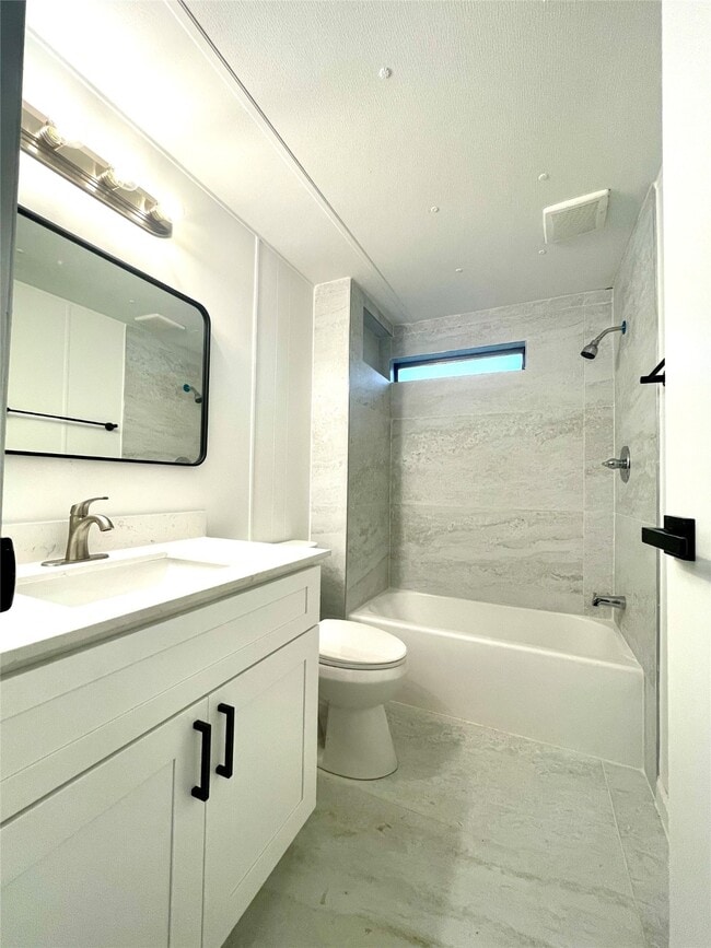 Building Photo - 9610 Carlow Ln Rental
