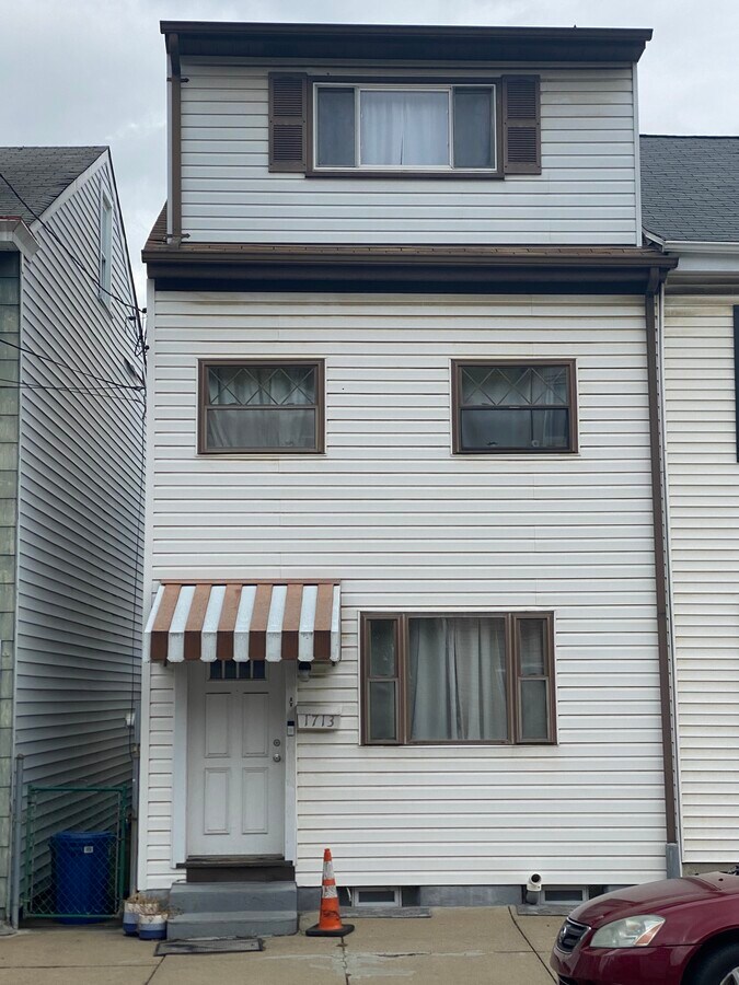 Photo - 1713 Mary St House