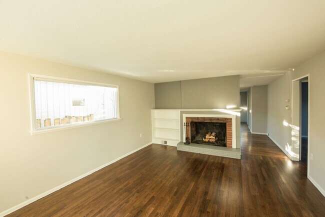 Photo - 10039 Ashworth Ave N